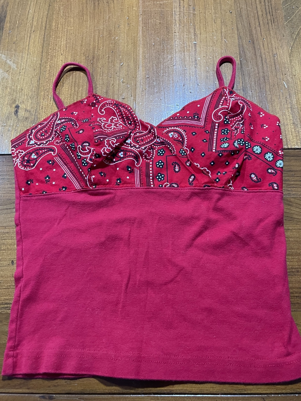 976-CLUE Vintage Womens‎ 100% Cotton Red Bandana Country Crop V Neck Tank Top OS